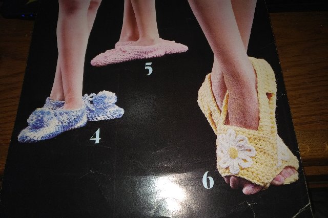 leisure arts leaflet 70 slipper images